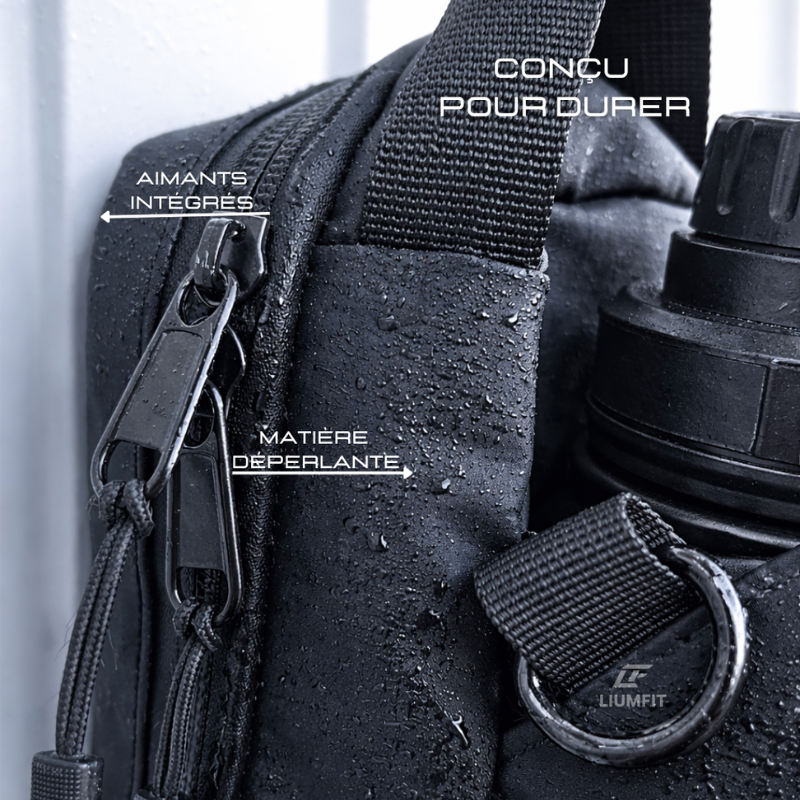 Détail du sac de sport magnétique LIUMFIT avec matière déperlante et aimants intégrés.