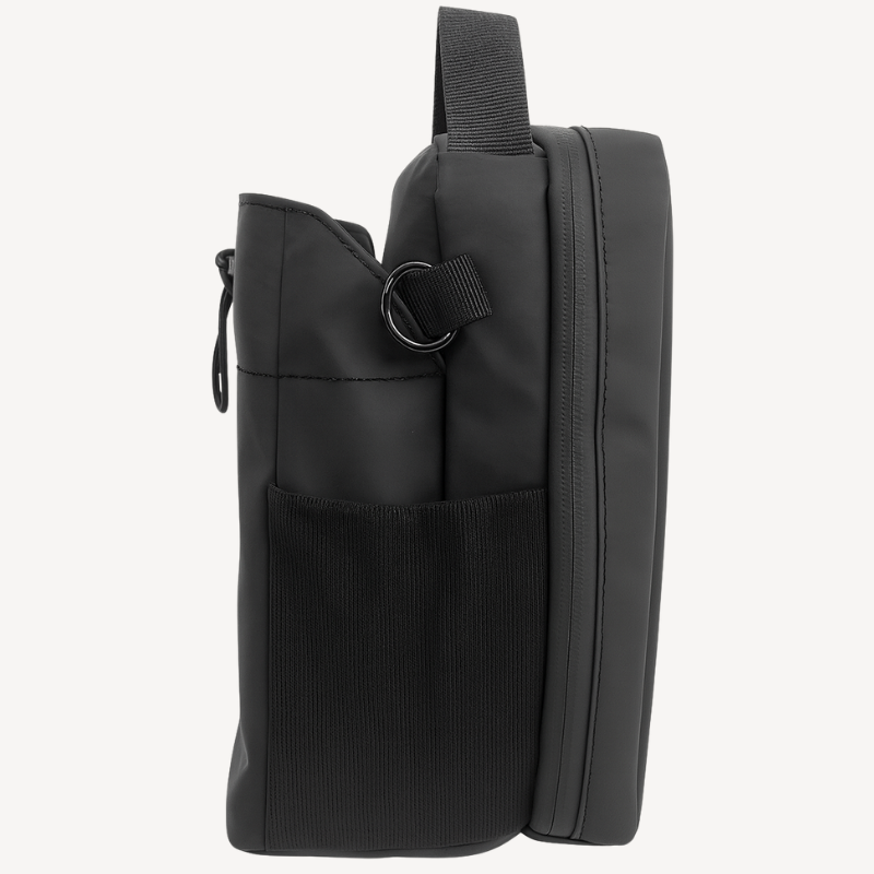 Sac de sport magnétique LIUMFIT noir vue de profil avec poche latérale.
