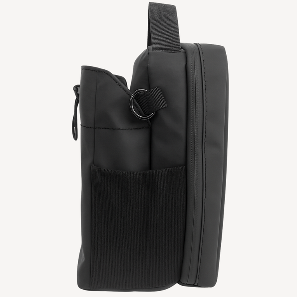 Sac de sport magnétique LIUMFIT noir vue de profil avec poche latérale.